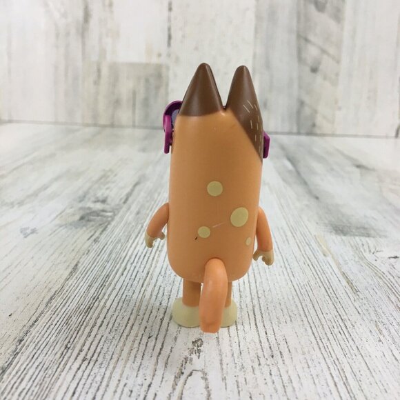 Bluey CHILLI Heeler Mom Figure Heart Sunglasses Valentines Escape Family Mum NEW - Picture 3 of 6